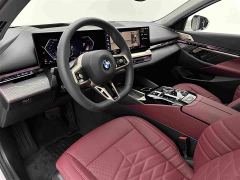 BMW 5 Series 530Li Luxury M Sport Package - ფოტო 18