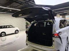 Toyota Sienna 2.5L Hybrid Premium - ფოტო 18