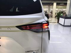 Toyota Sienna 2.5L Hybrid Premium - ფოტო 7
