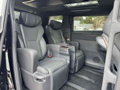 Toyota Alphard Hybrid 2.5L Premium Edition - ფოტო 9