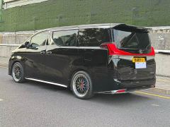 Lexus LM 300h 7-Seater Elegant Edition - фото 6
