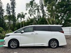 Toyota Alphard 2.5L Automatic - ფოტო 11