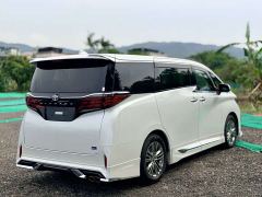 Toyota Alphard 2.5L Automatic - ფოტო 13