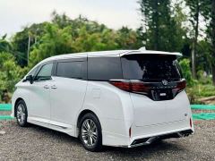 Toyota Alphard 2.5L Automatic - ფოტო 15