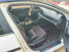 Hyundai Elantra 1.5L CVT GLX Elite - ფოტო 8