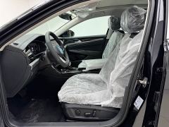 Volkswagen Passat Outstanding Edition 380TSI Dragon Ascendant Version - фото 8