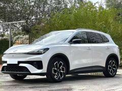 SAIC MG 4X 610 Smart Edition - photo 3