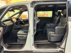 Toyota Alphard Hybrid 2.5L Premium Edition - photo 11