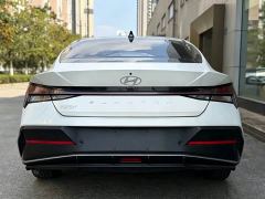 Hyundai Elantra 1.5L CVT Luxury - ფოტო 9