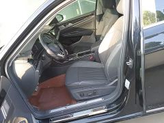 Volkswagen Passat 330TSI Luxury - ფოტო 14