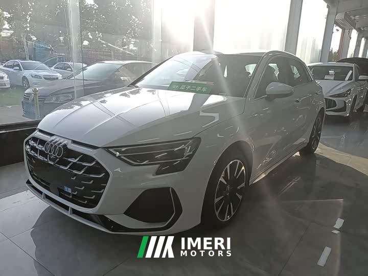 Audi A3 Sportback 35TFSI Dynamic Comfort Edition - car from China