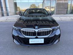 BMW 5 Series 530Li Luxury M Sport Package - ფოტო 3