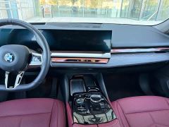 BMW 5 Series 530Li Luxury M Sport Package - ფოტო 5