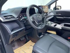 Toyota Gravia 2.5L Hybrid Prestige Plus AWD - ფოტო 13