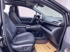 Toyota Gravia 2.5L Hybrid Prestige Plus AWD - ფოტო 16