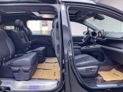 Toyota Gravia 2.5L Hybrid Prestige Plus AWD - ფოტო 18