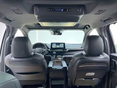 Toyota Gravia 2.5L Hybrid Prestige Plus AWD - ფოტო 20