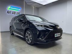 Toyota Gravia 2.5L Hybrid Prestige Plus AWD - ფოტო 3