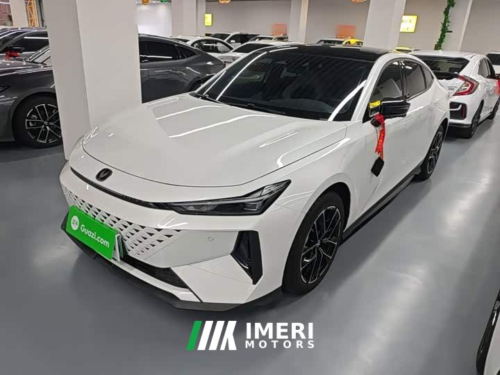 Changan UNI-V Smart Electric iDD Blue Whale Smart Electric iDD 136km Smart Premium Edition
