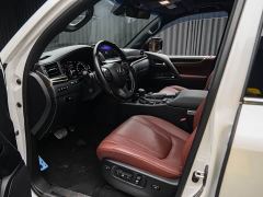 Lexus LX 570 Middle East Edition - ფოტო 13