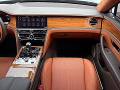 Bentley Flying Spur Plug-in Hybrid 2.9T V6 - photo 8