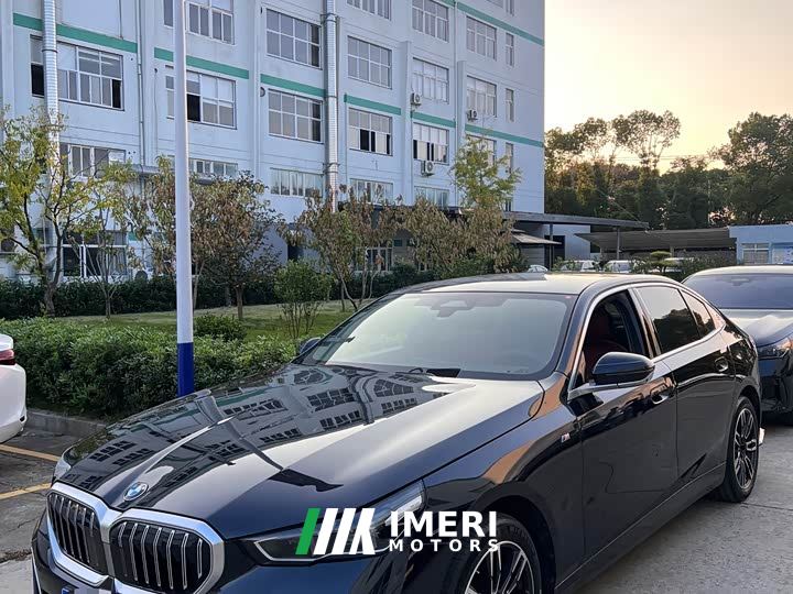 BMW 5 Series 530Li Premier M Sport Package - ავტომობილი ჩინეთიდან