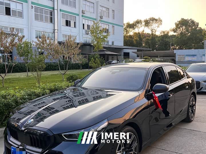 BMW 5 Series 530Li Luxury M Sport Package - ავტომობილი ჩინეთიდან