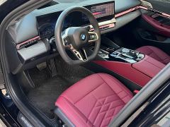 BMW 5 Series 530Li Luxury M Sport Package - ფოტო 2