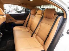 Lexus ES 300h Premium Edition - ფოტო 12