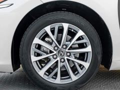 Lexus ES 200 Excellence Edition - ფოტო 10