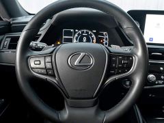 Lexus ES 200 Excellence Edition - ფოტო 16