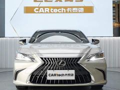 Lexus ES 200 Excellence Edition - ფოტო 2