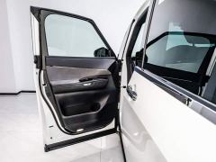 Lexus LM 350h Seven-Seater Elegant Edition - фото 7