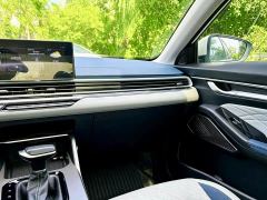 Geely Emgrand 4th Generation 1.5L CVT Flagship - photo 11