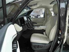Lexus LM 500h Six-Seat Premium Edition - photo 11