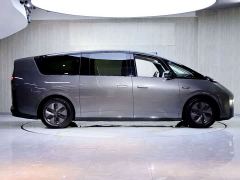 Li Auto Li Xiang MEGA Ultra - photo 3