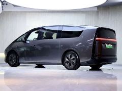 Li Auto Li Xiang MEGA Ultra - photo 4