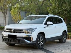 Volkswagen Touareg 300TSI Two-Wheel Drive Moonlight Edition - фото 1