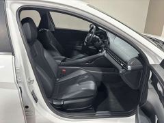 Hyundai Elantra 1.5L CVT Luxury - фото 8