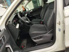 Volkswagen Tiguan L Outstanding Edition 300TSI Automatic FWD Dragon Ascendant Version - photo 14