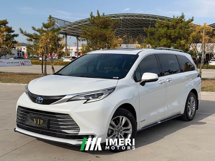 Toyota Sienna 2.5L Hybrid Premium Edition