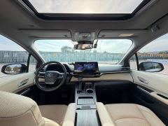 Toyota Sienna 2.5L Hybrid Premium Edition - photo 16