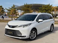 Toyota Sienna 2.5L Hybrid Premium Edition - photo 2