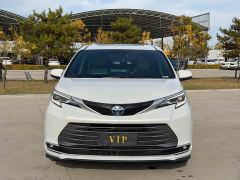 Toyota Sienna 2.5L Hybrid Premium Edition - photo 4