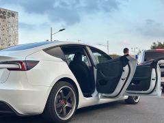 Tesla Model 3 Long Range All-Wheel Drive - photo 17