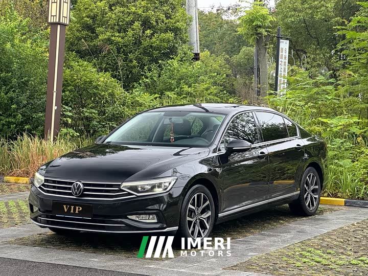 Volkswagen Magotan 280TSI DSG Comfort - car from China