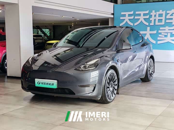 Tesla Model Y Long Range All-Wheel Drive