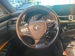 Lexus ES 200 Premium Edition - ფოტო 15