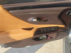 Lexus ES 200 Premium Edition - ფოტო 7