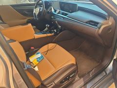 Lexus ES 200 Premium Edition - ფოტო 8